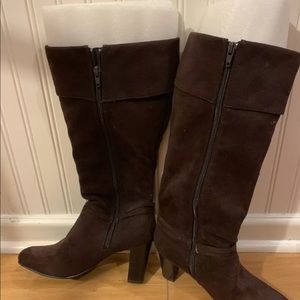 Women’s knee high boots faux suede size 7
